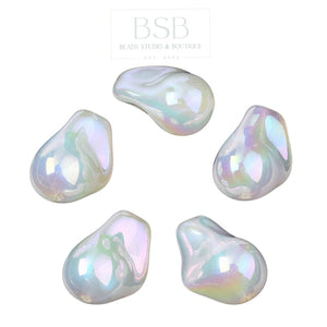 Acrylic Teardrop Beads (3pcs)